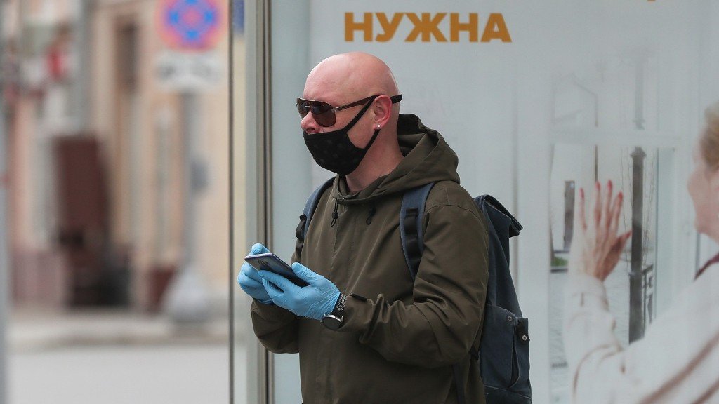 В Нижегородской области обязали надевать перчатки в общественных местах