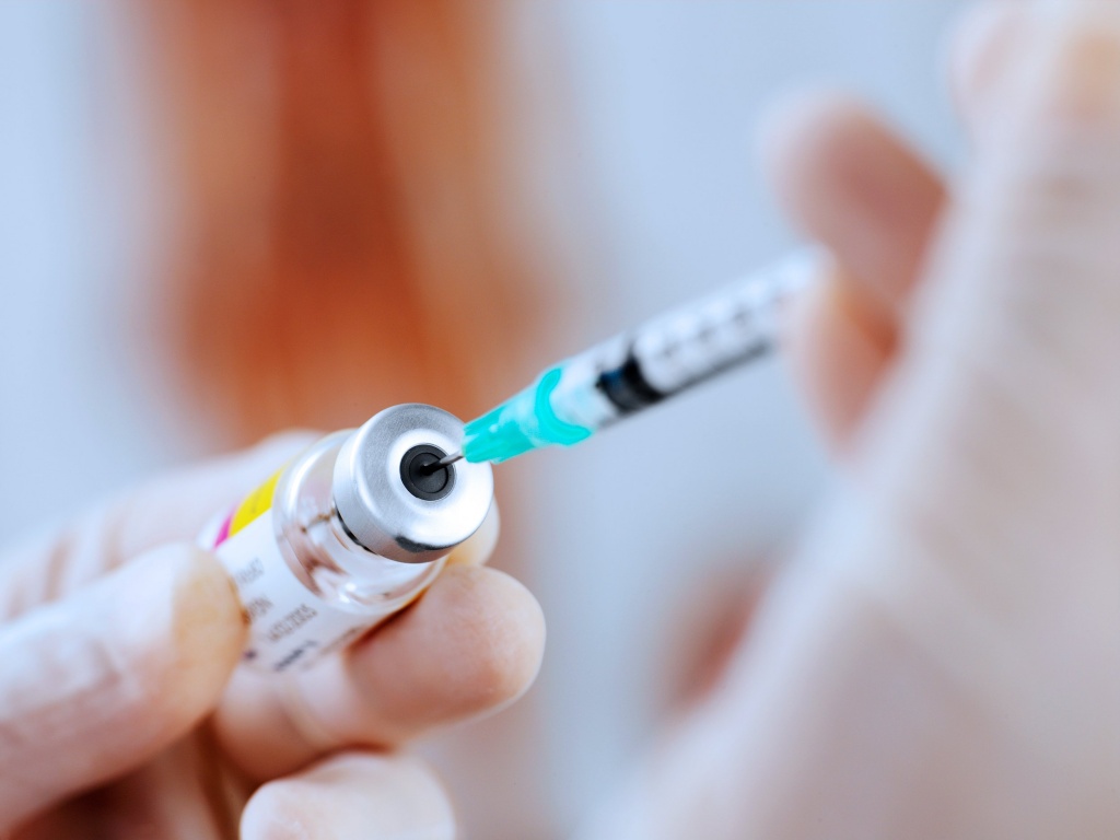 В России могут пойти по «военному» пути вакцинации от коронавируса