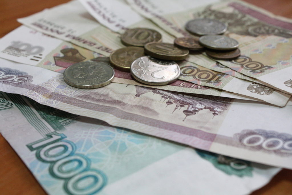 О перечислении выплат в 1895 рублей до конца августа объявил ПФР