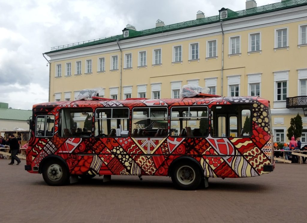 Возобновляются автобусные перевозки иногородних сотрудников ВМЗ
