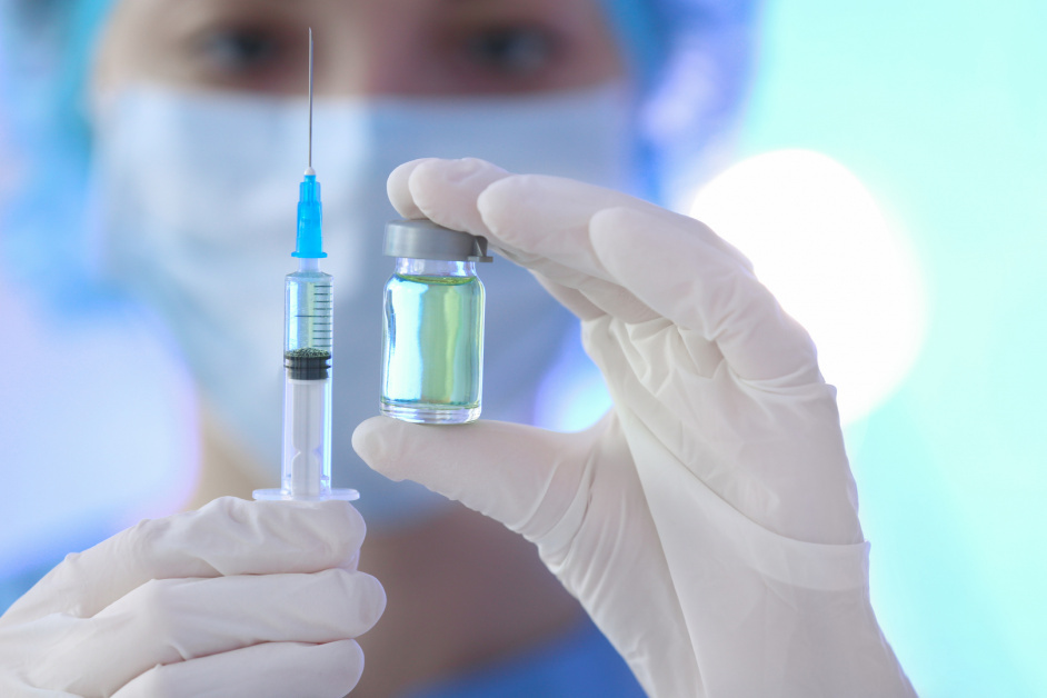 Массовая вакцинация от коронавируса в России может начаться в ноябре
