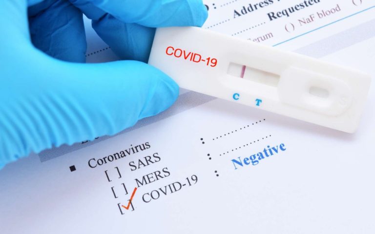 Пациентов смогут выписывать после одного отрицательного теста на COVID-19