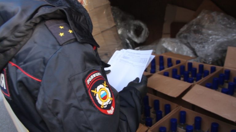 Более 1000 единиц алкогольной продукции изъяли из незаконного оборота с начала года в Нижегородской области
